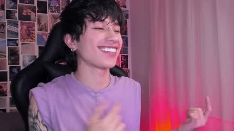 Snapshot of liamelf chatting on January 24, 3:43 am Liam online show from January 24, 3:43 am