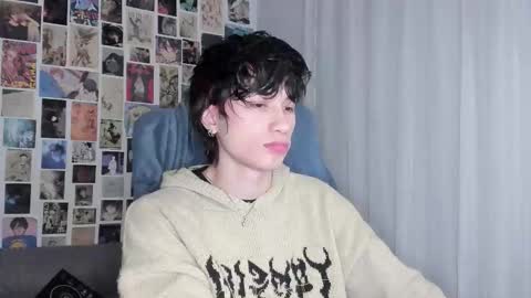 Snapshot of liamelf chatting on September 17, 7:01 am Liam online show from September 17, 7:01 am