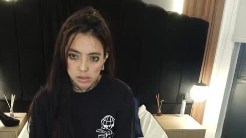 L I A M O N R O E online show from March 23, 12:21 pm