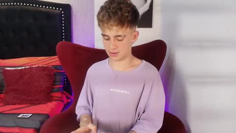 liam online show from September 22, 4:38 am