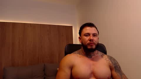 Snapshot of lianjones9 chatting on October 19, 6:34 pm lianjones9 online show from October 19, 6:34 pm