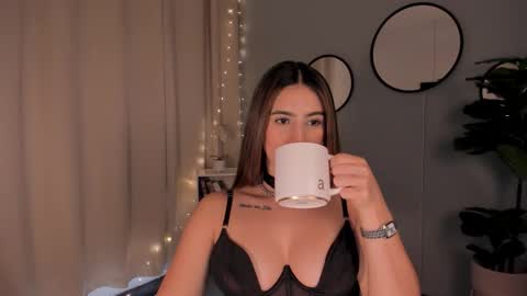 Snapshot of liapearce chatting on September 15, 1:01 pm Lia online show from September 15, 1:01 pm