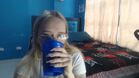 Lia Roberts online show from October 6, 12:01 pm