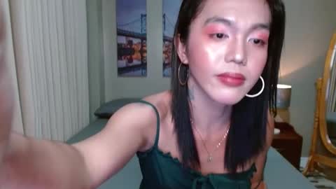 Liayanah  online show from December 1, 5:55 pm