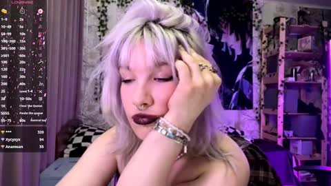 Snapshot of libbynading chatting on October 12, 11:06 pm Lola online show from October 12, 11:06 pm