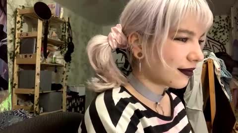 Snapshot of libbynading chatting on September 12, 7:05 pm Lola online show from September 12, 7:05 pm