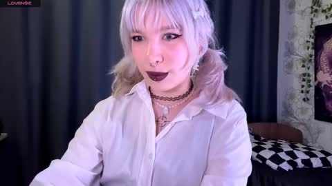 Snapshot of libbynading chatting on October 18, 8:24 pm Lola online show from October 18, 8:24 pm