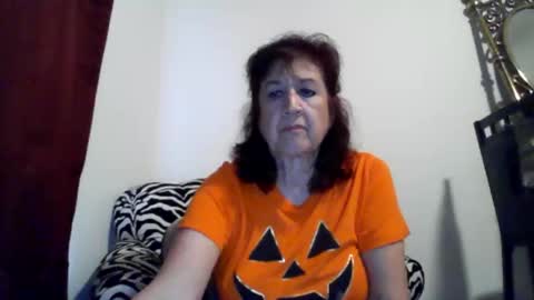 librawoman online show from October 27, 7:47 pm