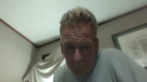 Snapshot of lickmysnowballs chatting on December 2, 12:12 am lickmysnowballs online show from December 2, 12:12 am