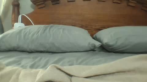 Snapshot of lickmysnowballs chatting on December 9, 1:55 pm lickmysnowballs online show from December 9, 1:55 pm