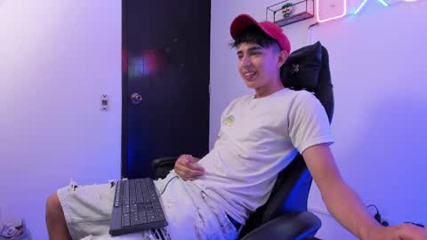 Jhonatan online show from April 28, 7:18 pm