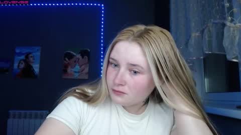 Snapshot of light_lunaa chatting on October 24, 1:01 pm light_lunaa online show from October 24, 1:01 pm