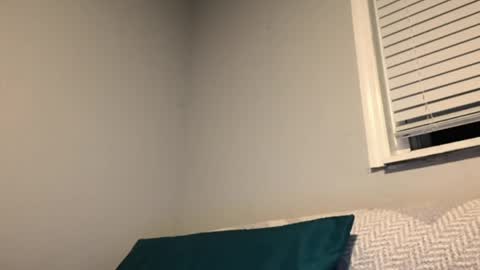 lightskinwithgirth online show from April 7, 3:52 am