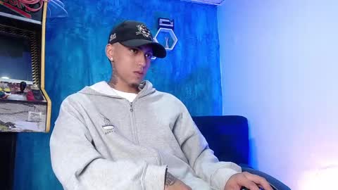 Snapshot of liiaam_lee_ chatting on January 23, 12:52 pm Daniel online show from January 23, 12:52 pm