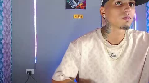 Daniel online show from April 18, 10:32 pm