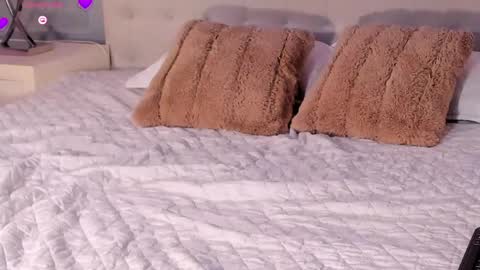 liiabloomm online show from April 19, 3:51 am