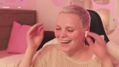 likaaberry online show from February 22, 4:09 pm