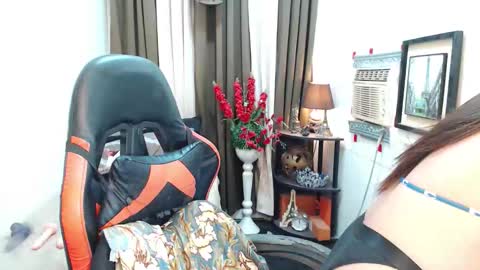 LILY online show from November 1, 3:39 am