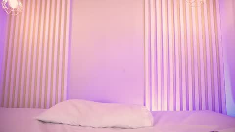 L I L A   online show from June 27, 5:24 am