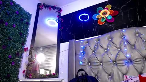   online show from February 24, 11:32 am