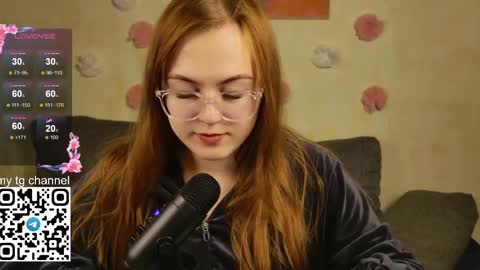 lila_pitt online show from March 7, 10:43 pm