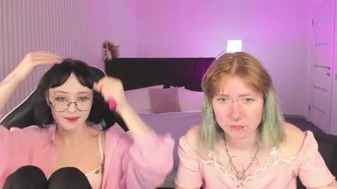 Lili online show from June 17, 11:15 am
