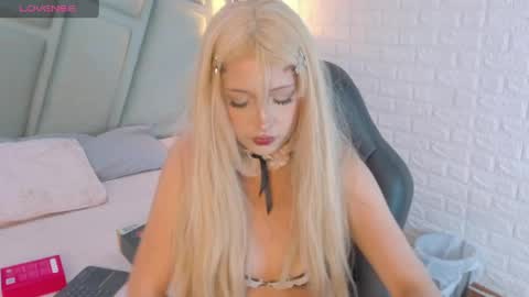 Lila online show from April 19, 3:02 pm