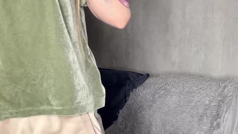 Lili online show from March 1, 4:11 pm