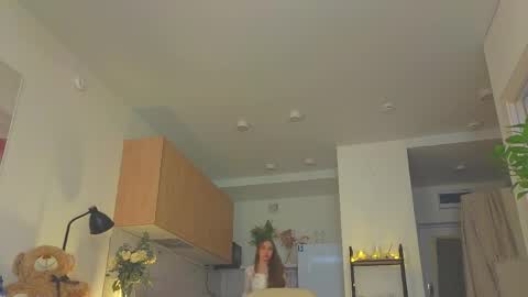 lili__roze_ online show from April 12, 7:45 am