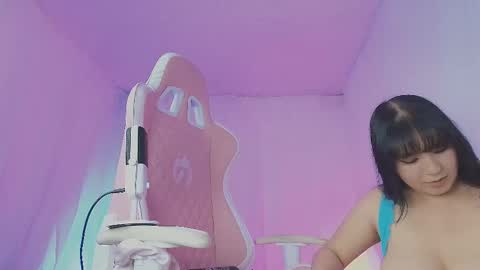 Lili online show from October 31, 4:29 pm