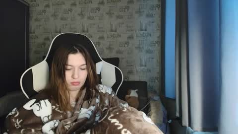 liliawoolf online show from February 3, 6:40 am