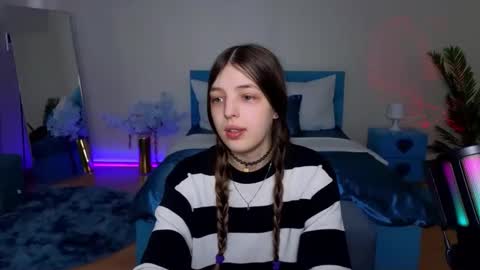 Lili Bakery online show from March 10, 5:45 am