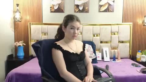 lilimini online show from April 13, 7:40 pm