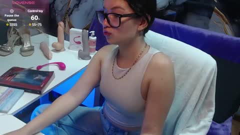 lilimini online show from March 8, 7:20 pm