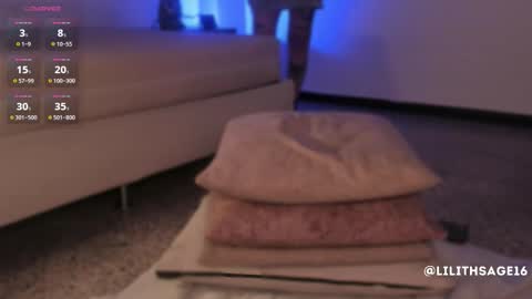 lilith_sage_ online show from October 24, 12:28 pm