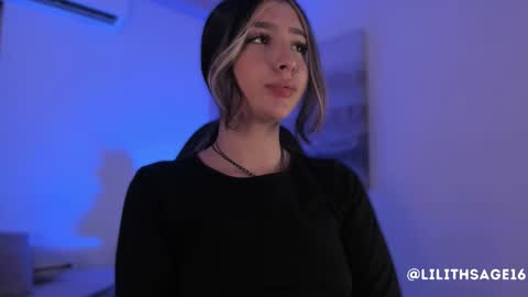 lilith_sage_ online show from October 23, 12:17 pm