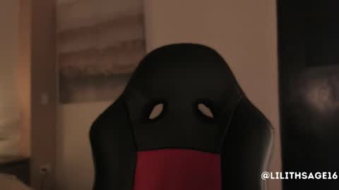 lilith_sage_ online show from October 9, 12:21 pm