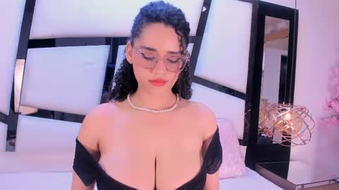 Snapshot of lilithadams11 chatting on September 20, 5:05 pm online show from September 20, 5:05 pm