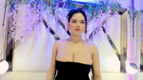 Snapshot of lilithadams11 chatting on October 28, 1:06 am online show from October 28, 1:06 am