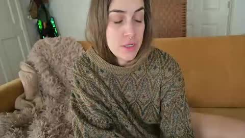 L online show from April 16, 8:53 pm