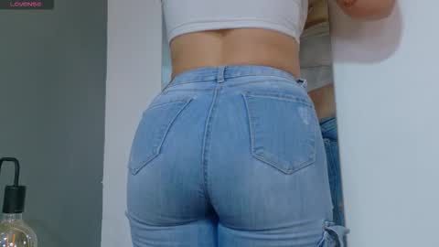 L I L I T H  online show from December 17, 11:39 am