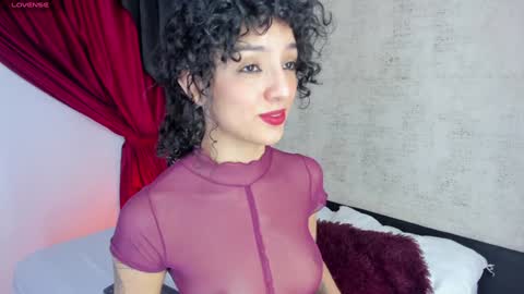 Snapshot of lilithsteinberg chatting on December 28, 7:01 pm jessi 3 online show from December 28, 7:01 pm