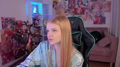 lilitrosen online show from November 5, 6:43 pm