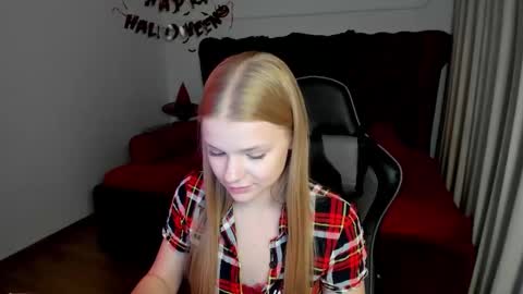 lilitrosen online show from October 30, 7:58 pm