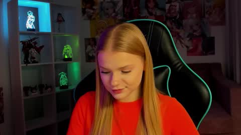 lilitrosen online show from December 1, 5:33 pm