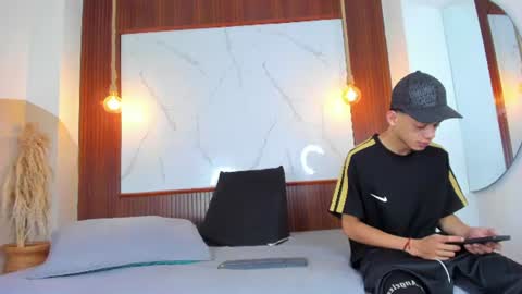 lillian_lee1 online show from June 21, 6:36 pm