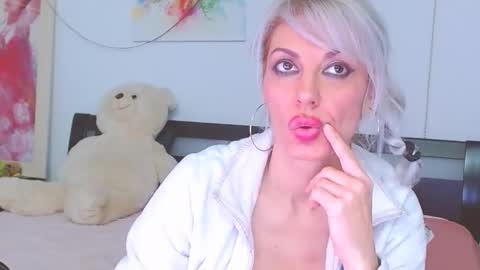 Lara online show from February 1, 4:31 am