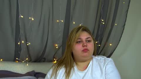 LillianHaig online show from December 1, 6:22 am