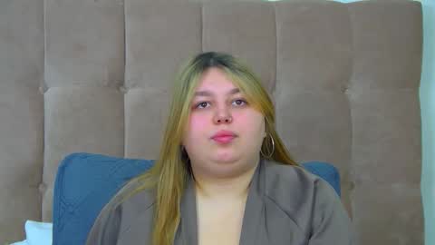 LillianHaig online show from February 1, 6:43 am