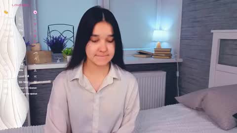 Celina Lillie online show from March 18, 10:43 am